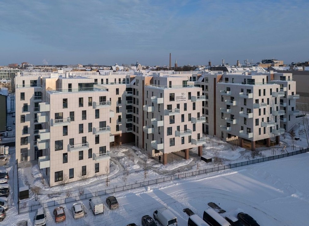 Jaunā daudzdzīvokļu ēka "Heart of Hanza" Hanzas ielā, Rīgā.